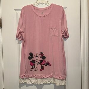 DISNEY PARKS WOMEN'S KISSING MINNIE & MICKEY MOUSE SHIRT, TOP.‎ XXL, PINK